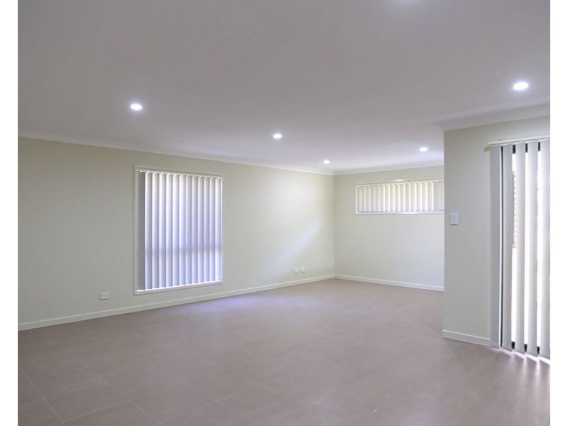 33 Benwerrin Street, Pimpama QLD 4209