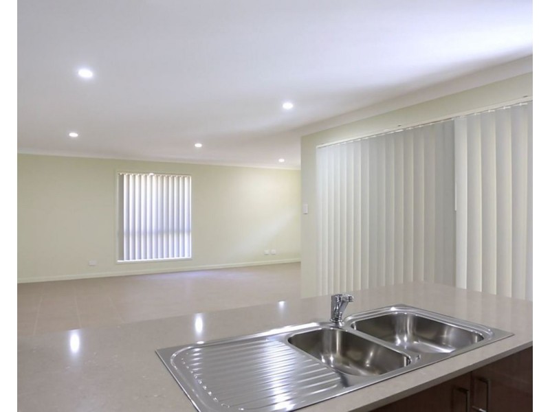 33 Benwerrin Street, Pimpama QLD 4209