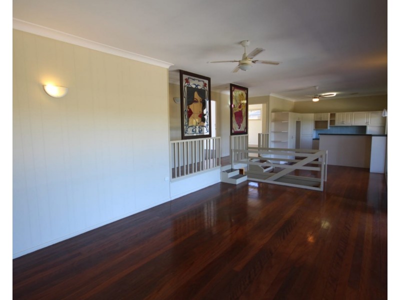 30 Wistaria Avenue, Southport QLD 4215