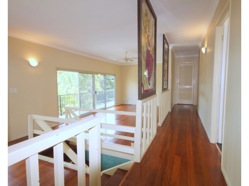 30 Wistaria Avenue, Southport QLD 4215