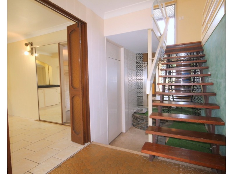 30 Wistaria Avenue, Southport QLD 4215