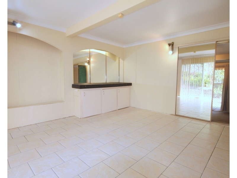30 Wistaria Avenue, Southport QLD 4215