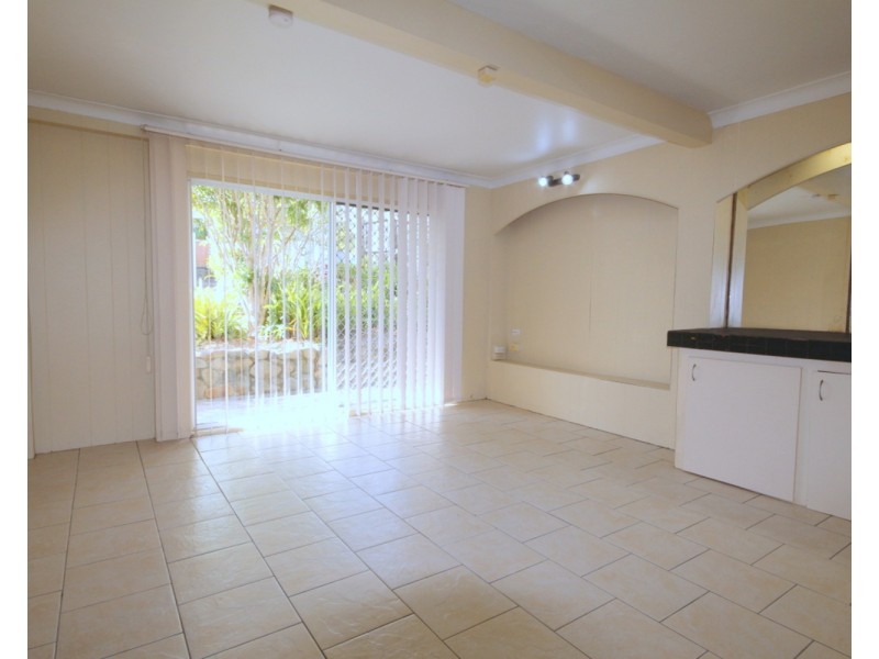 30 Wistaria Avenue, Southport QLD 4215