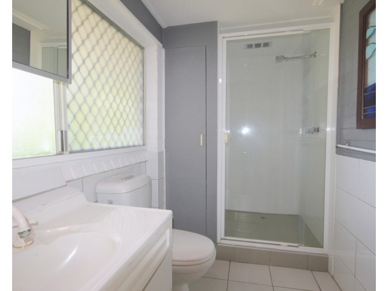 30 Wistaria Avenue, Southport QLD 4215
