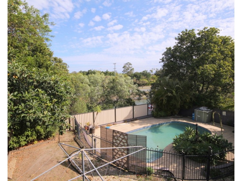 30 Wistaria Avenue, Southport QLD 4215