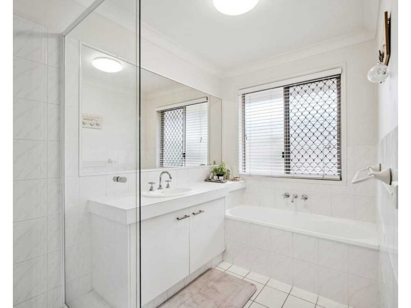 77 Inverness Way, Parkwood QLD 4214