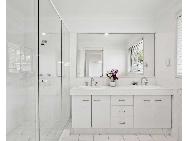 77 Inverness Way, Parkwood QLD 4214