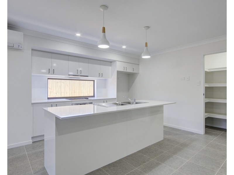 18 Steves Way, Coomera QLD 4209