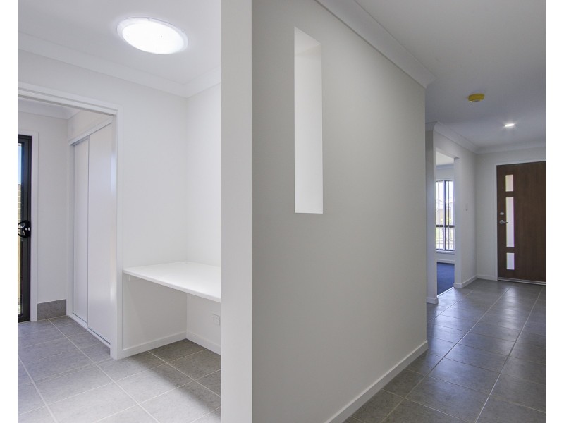 18 Steves Way, Coomera QLD 4209