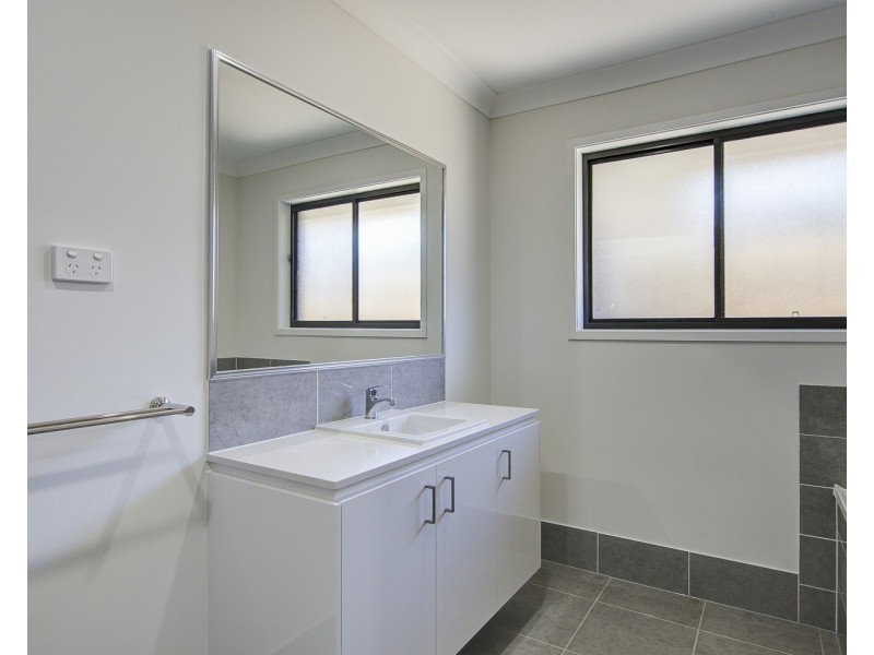 18 Steves Way, Coomera QLD 4209