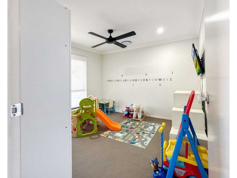 9 Edgeware Road, Pimpama QLD 4209