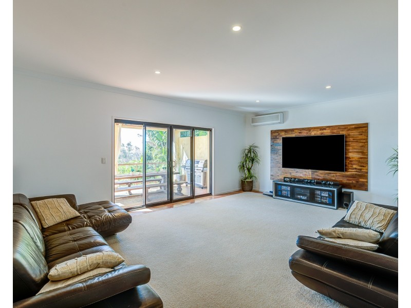 75 Highvale Drive, Helensvale QLD 4212