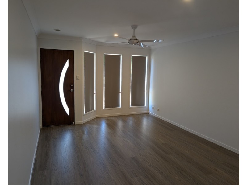 1/9 Pamphlet Lane, Coomera QLD 4209