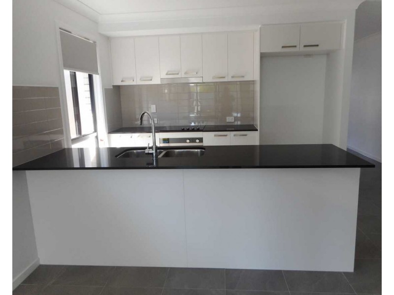28 Great Sandy Circuit, Pimpama QLD 4209