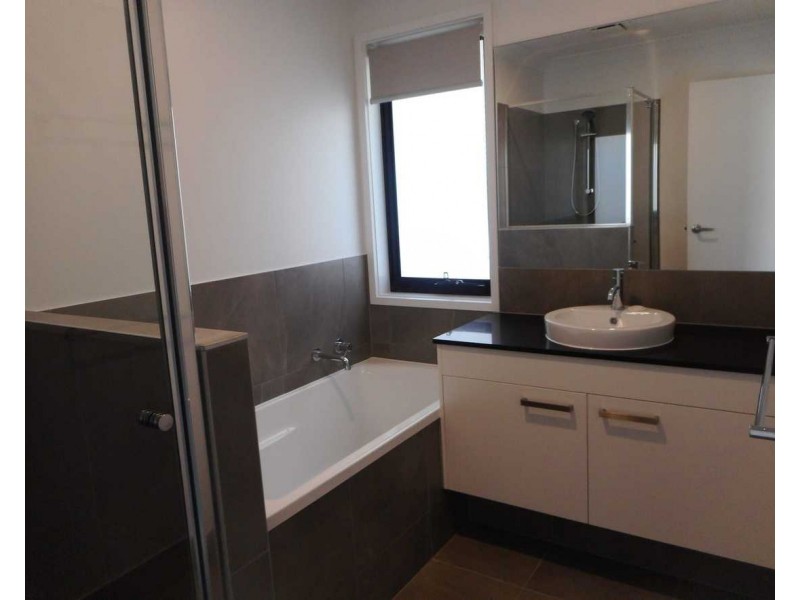 28 Great Sandy Circuit, Pimpama QLD 4209