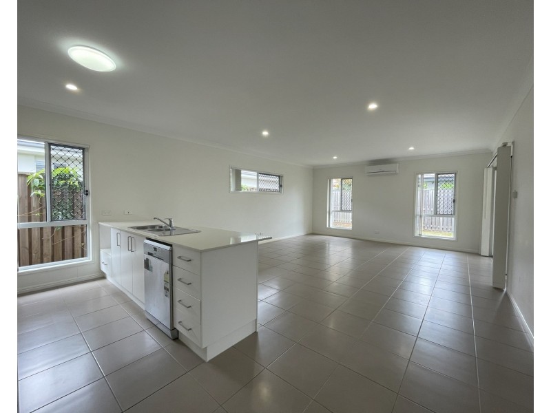 4 Keelson Crescent, Hope Island QLD 4212