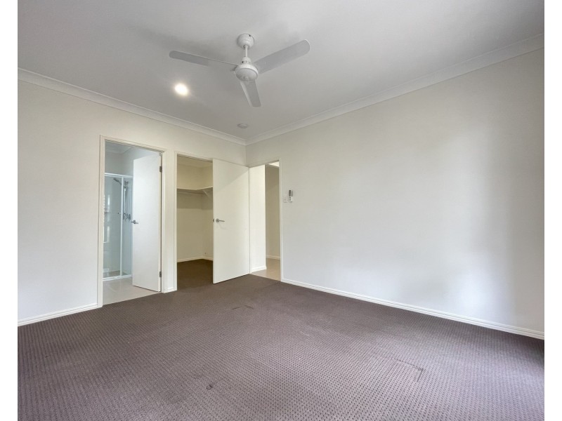 4 Keelson Crescent, Hope Island QLD 4212