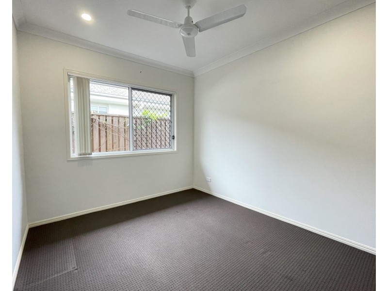 4 Keelson Crescent, Hope Island QLD 4212