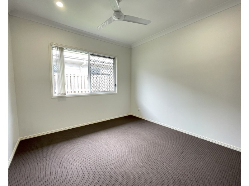4 Keelson Crescent, Hope Island QLD 4212