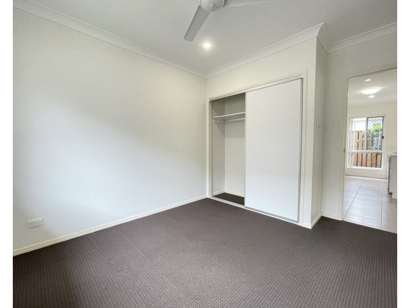 4 Keelson Crescent, Hope Island QLD 4212