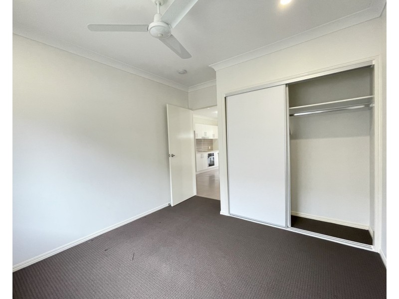 4 Keelson Crescent, Hope Island QLD 4212