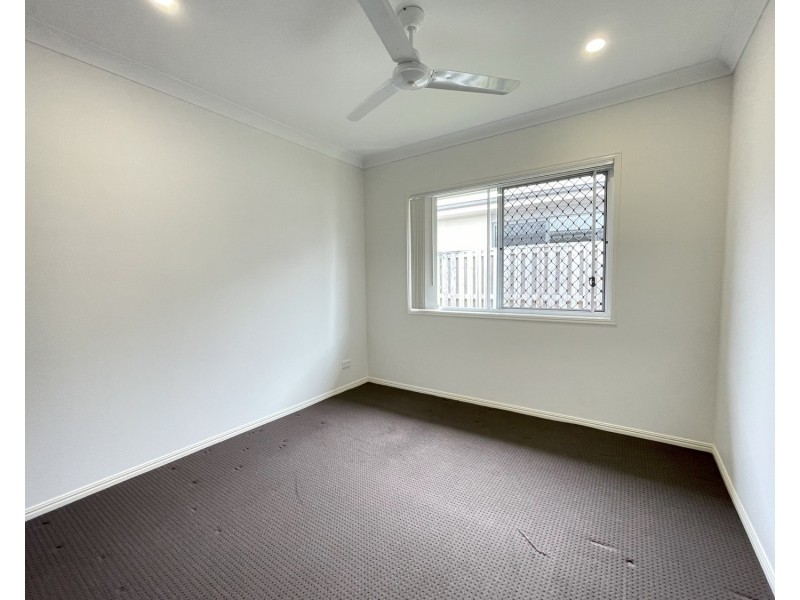 4 Keelson Crescent, Hope Island QLD 4212