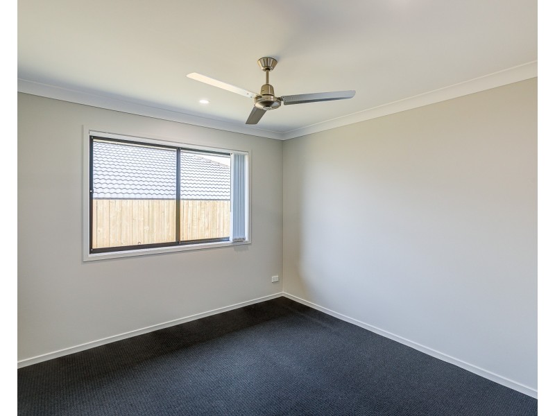 16 Edinburgh Crescent, Gleneagle QLD 4285