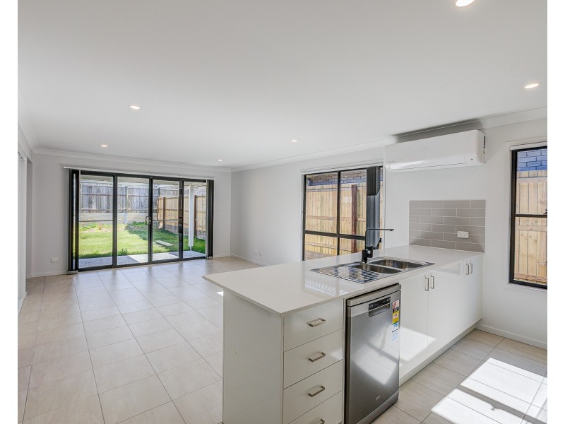 47 Mount Mitchell Street, Park Ridge QLD 4125