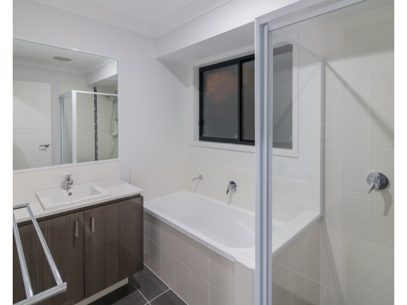 52 Banrock Street, Pimpama QLD 4209