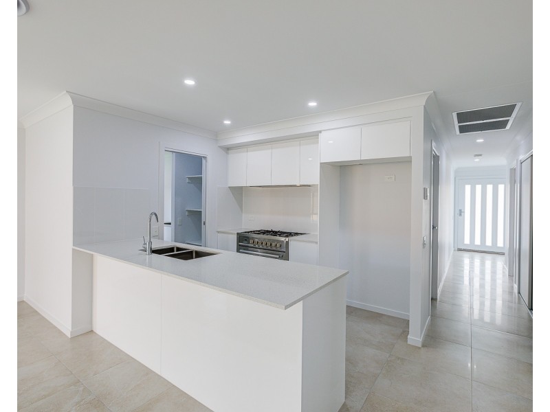 48 Outlook Boulevard, Gleneagle QLD 4285