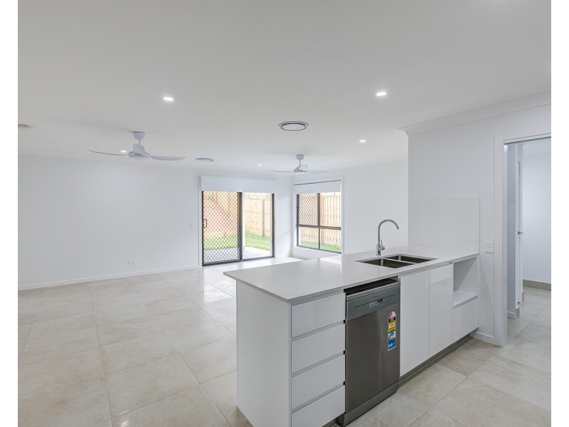 48 Outlook Boulevard, Gleneagle QLD 4285