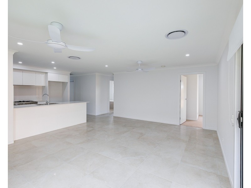 48 Outlook Boulevard, Gleneagle QLD 4285