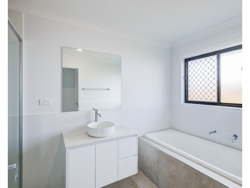 48 Outlook Boulevard, Gleneagle QLD 4285