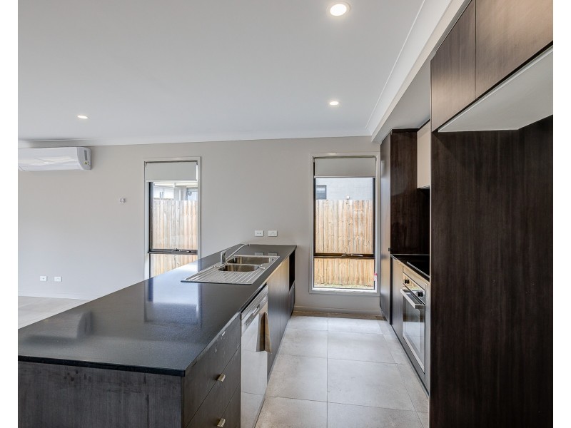 22 Oak Street, Pimpama QLD 4209