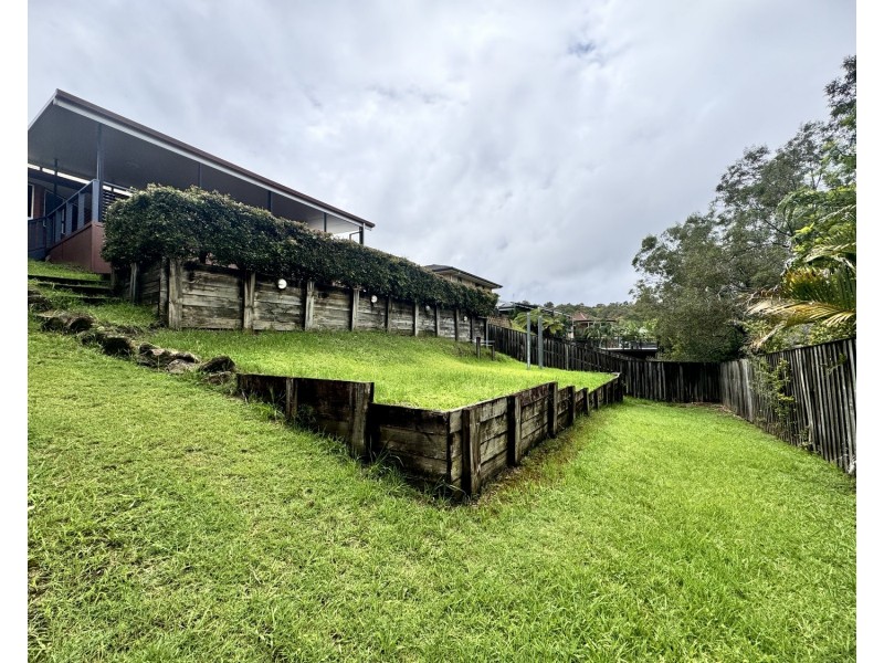27 Manra Way, Pacific Pines QLD 4211