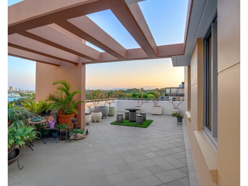 618/1 Aqua Street, Southport QLD 4215