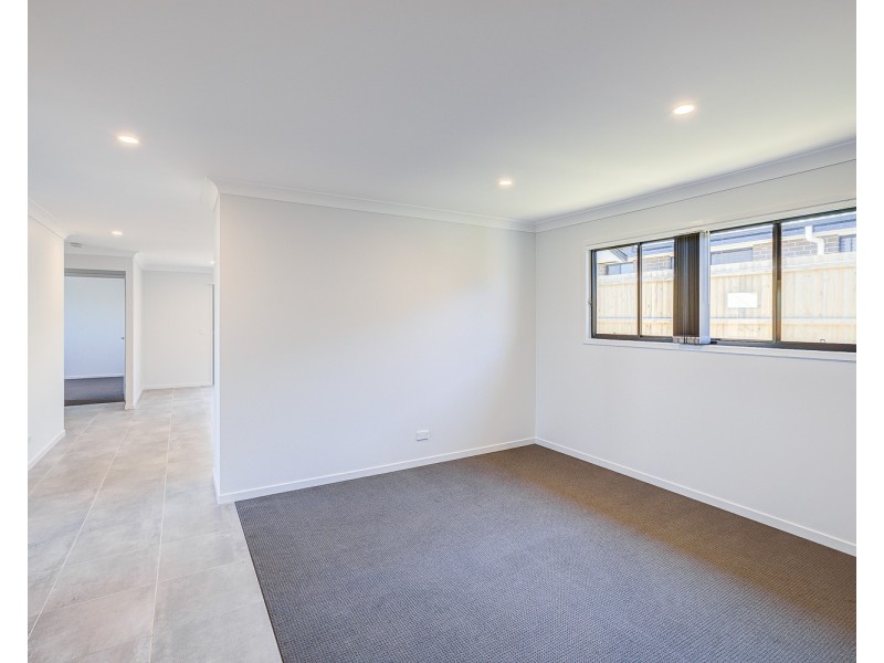 1 Wallace Way, Gleneagle QLD 4285
