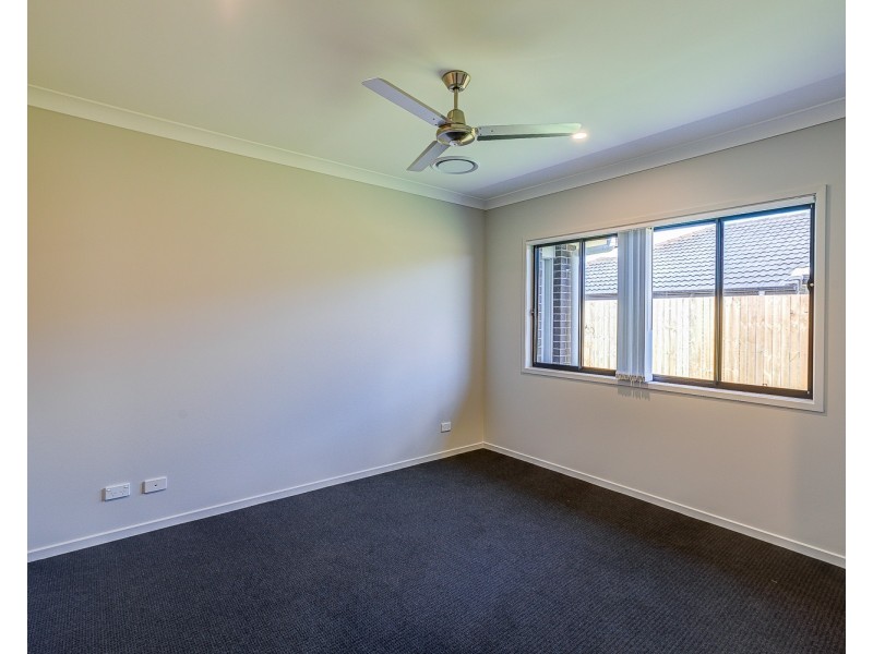 18 Edinburgh Crescent, Gleneagle QLD 4285