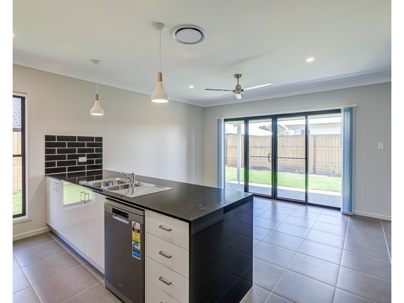 18 Edinburgh Crescent, Gleneagle QLD 4285