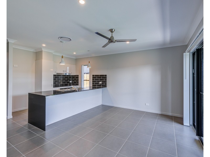 18 Edinburgh Crescent, Gleneagle QLD 4285