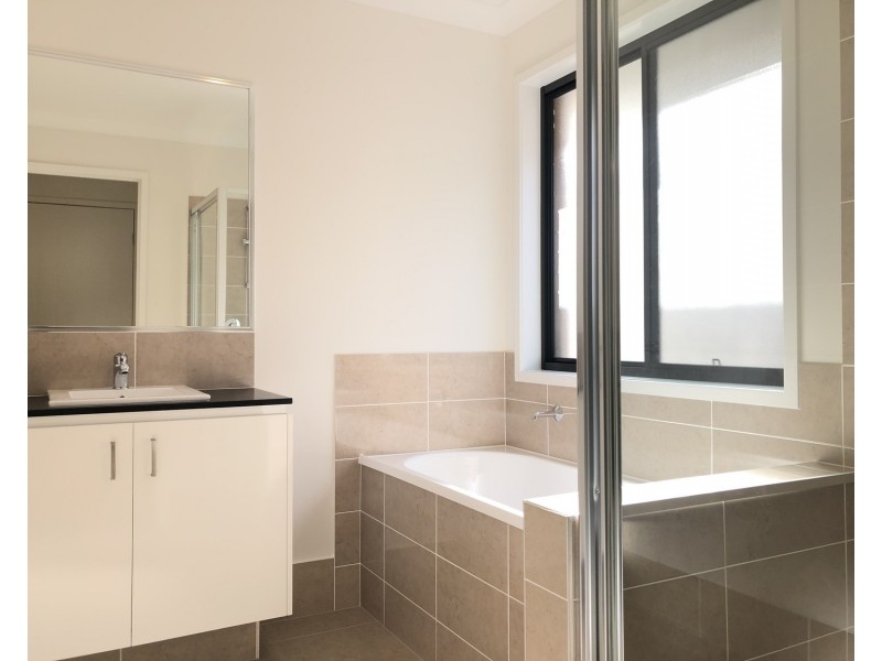 19 Brightstar Street, Ormeau QLD 4208