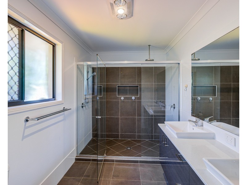 122 Brookhaven Boulevard, Bahrs Scrub QLD 4207