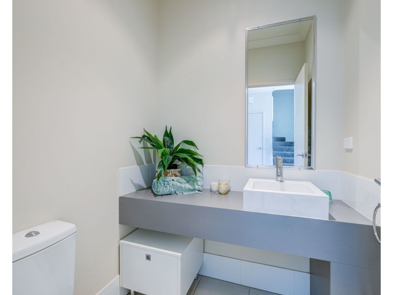 21 The Landings, Upper Coomera QLD 4209