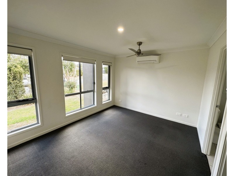 9 Hillstone Crescent, Maudsland QLD 4210