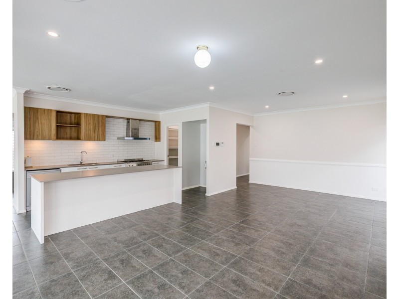 28 Feathertail Street, Bahrs Scrub QLD 4207