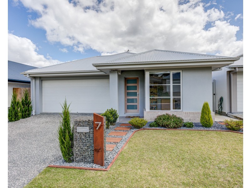 7 Diamantina Street, Holmview QLD 4207