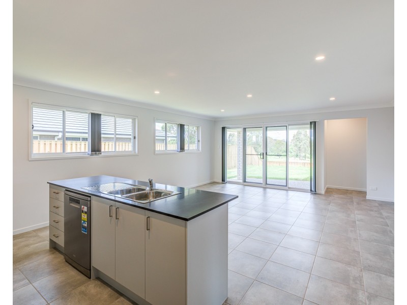 34 Edinburgh Crescent, Gleneagle QLD 4285