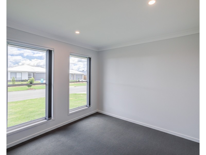 34 Edinburgh Crescent, Gleneagle QLD 4285