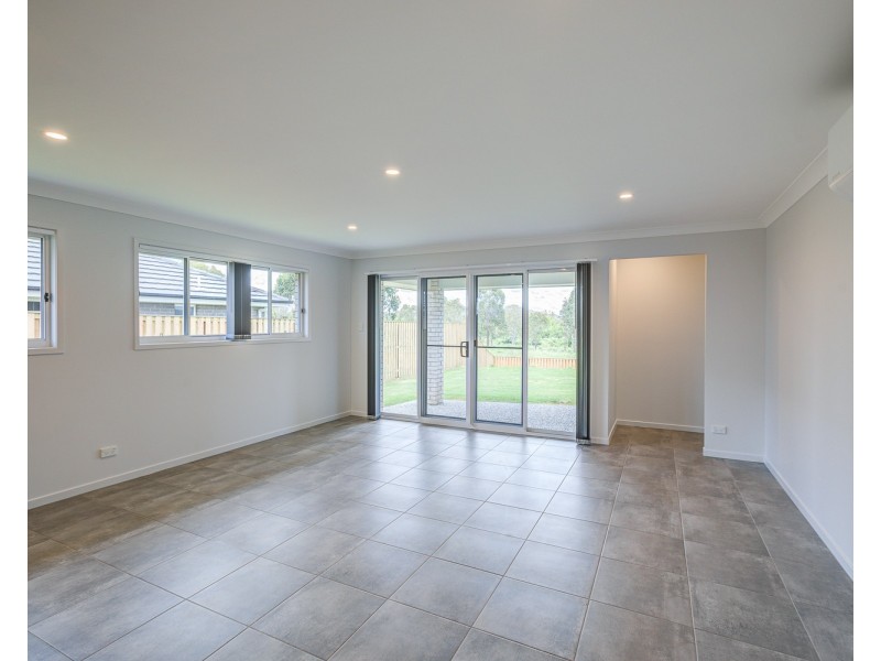 34 Edinburgh Crescent, Gleneagle QLD 4285