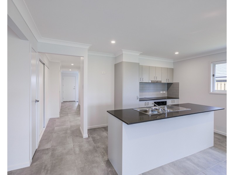 34 Edinburgh Crescent, Gleneagle QLD 4285